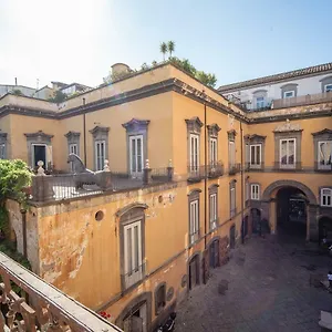 palazzo-marigliano-serviced-apartments.hotels-amalfi.com/